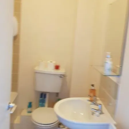 Tuii Appart 109, Flat B Dewsbury Road